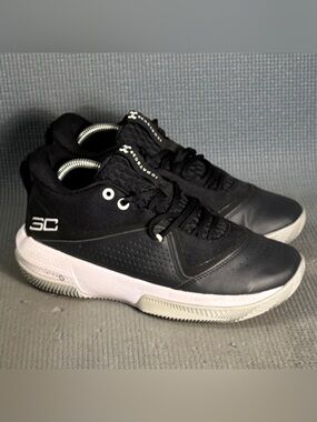 Under Armour Women’s‎ UA Steph Curry SC 3Zero IV Black Shoes Size 9